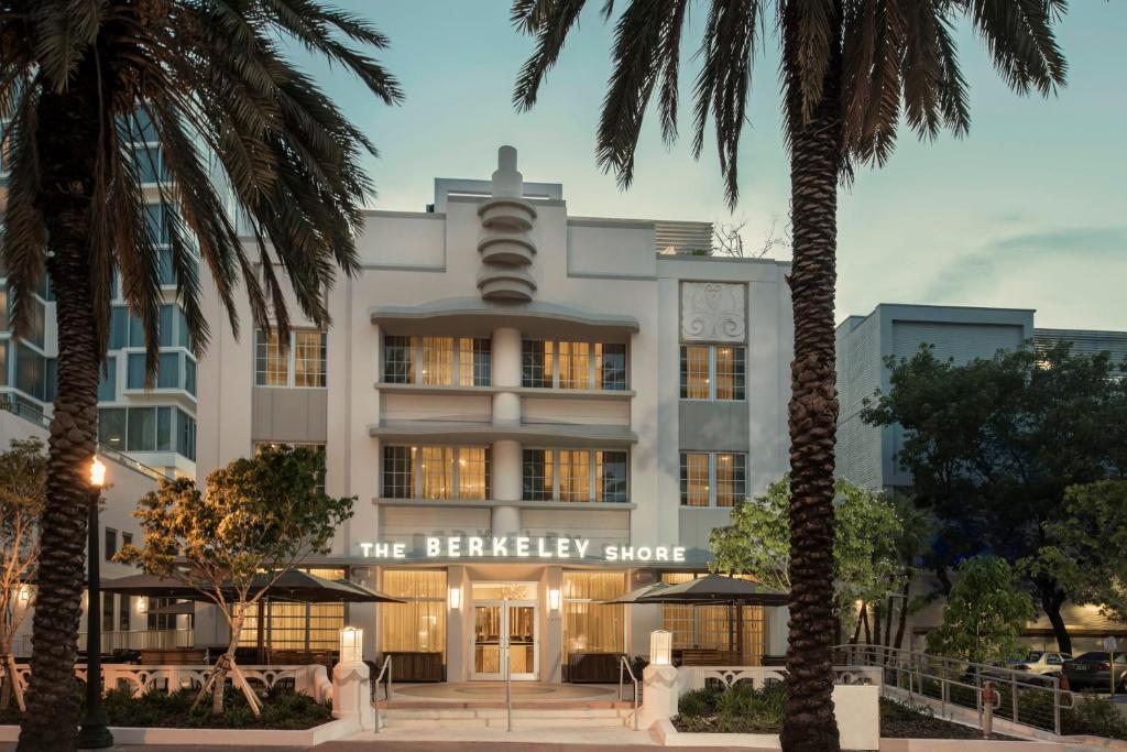 Iberostar Waves Berkeley Shore: Your Ultimate Miami Beach Getaway