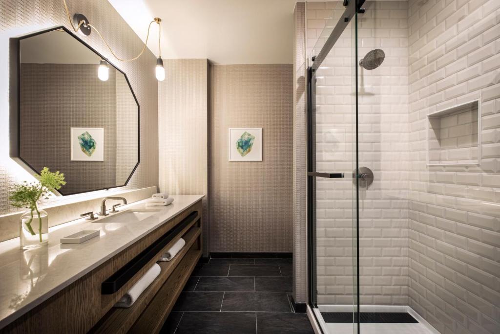 Kimpton Hotel Monaco Denver by IHG: The Ultimate Luxury Experience in Denver