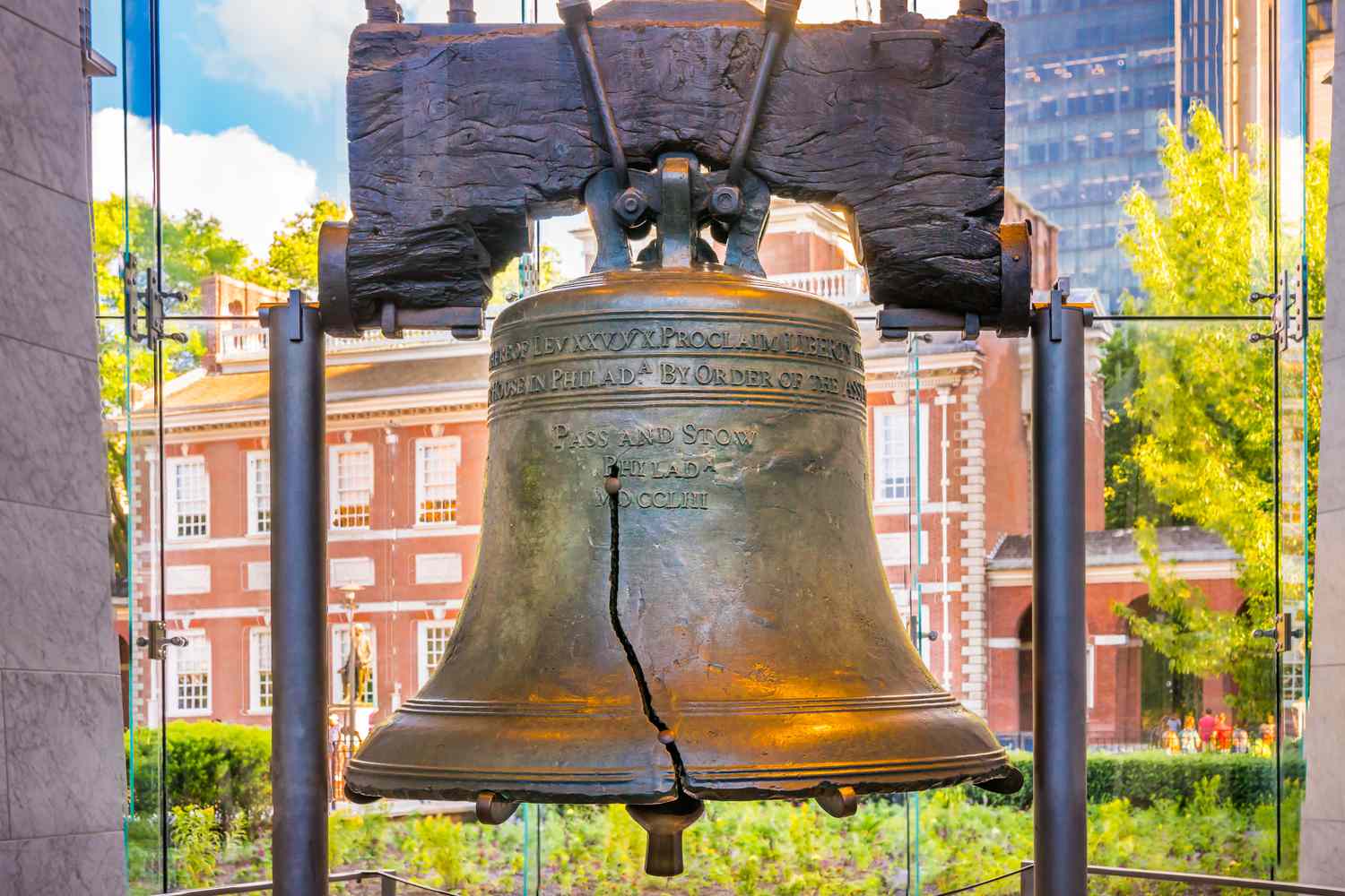 Liberty Bell: The Heart of American History – A Timeless Symbol