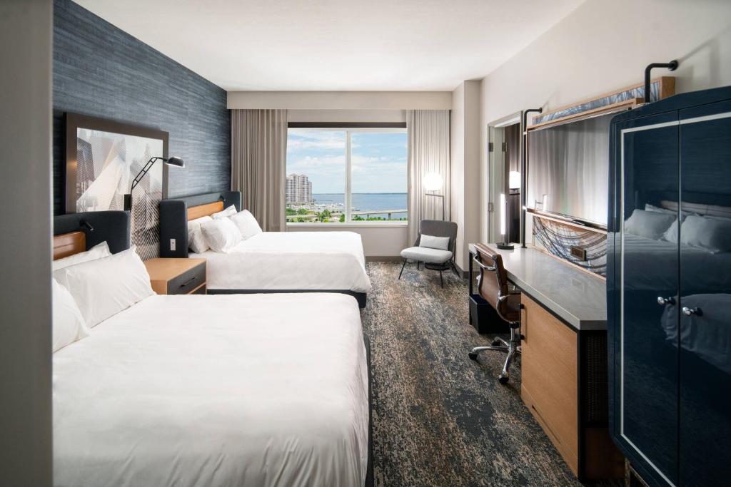 Luminary Hotel &#038; Co., Autograph Collection: A Luxurious Getaway in Fort Myers