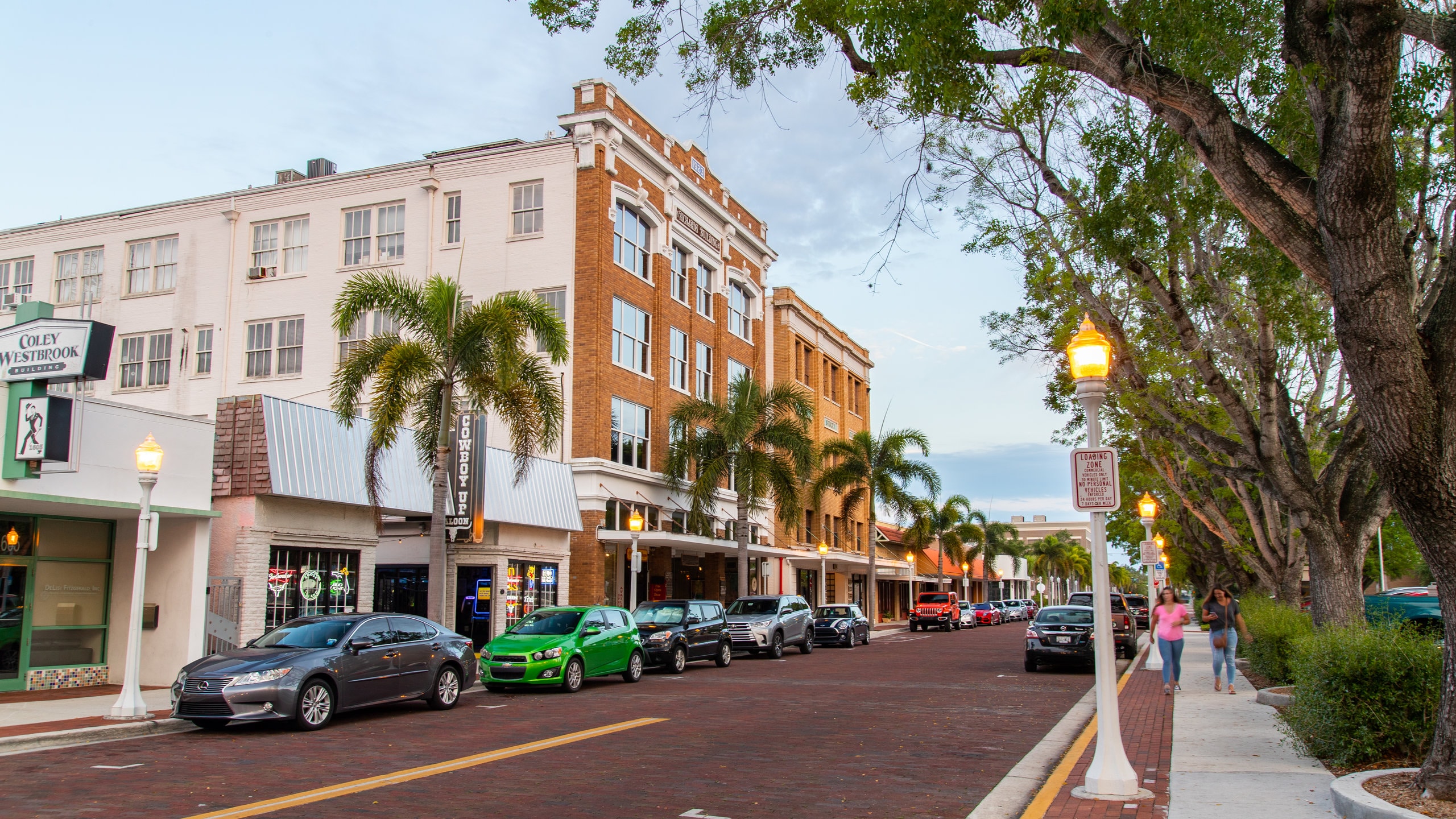 Luminary Hotel &#038; Co., Autograph Collection: A Luxurious Getaway in Fort Myers