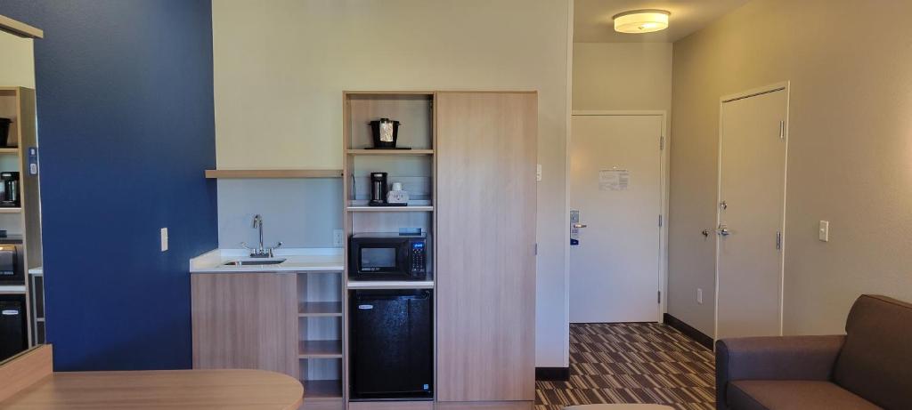 Microtel Inn &#038; Suites by Wyndham Fountain Fort Carson: Your Next Cozy Getaway Spot