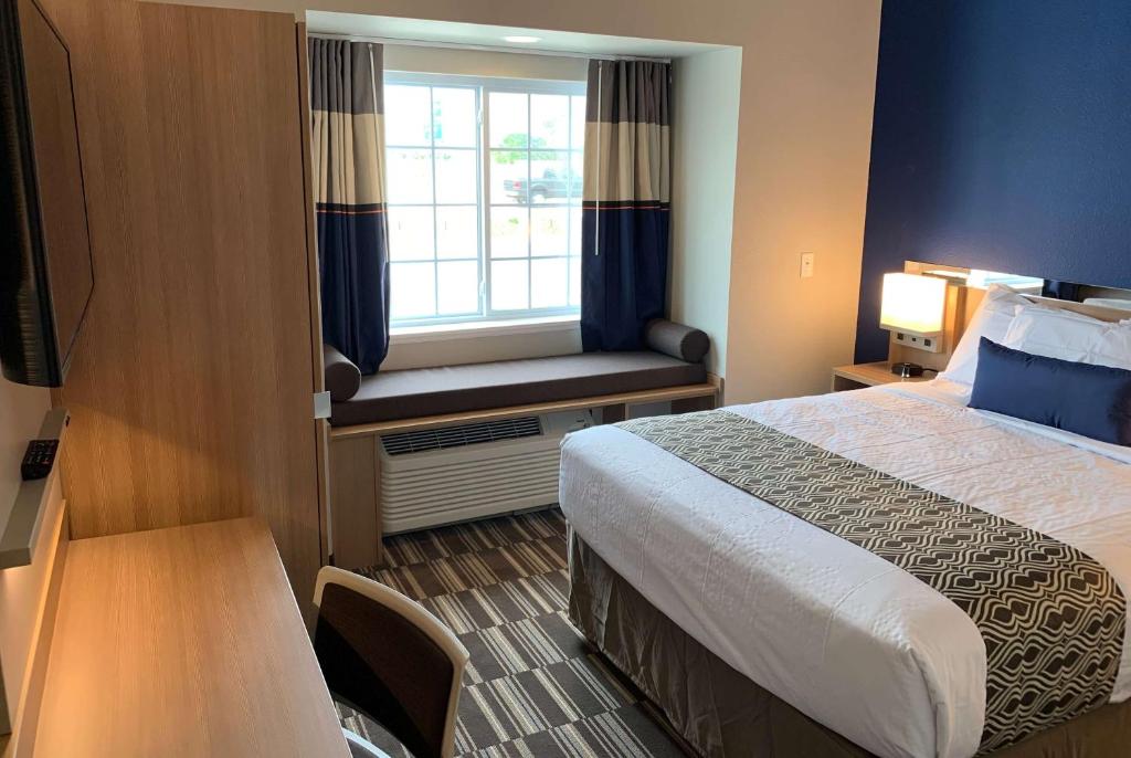 Microtel Inn &#038; Suites by Wyndham Fountain Fort Carson: Your Next Cozy Getaway Spot
