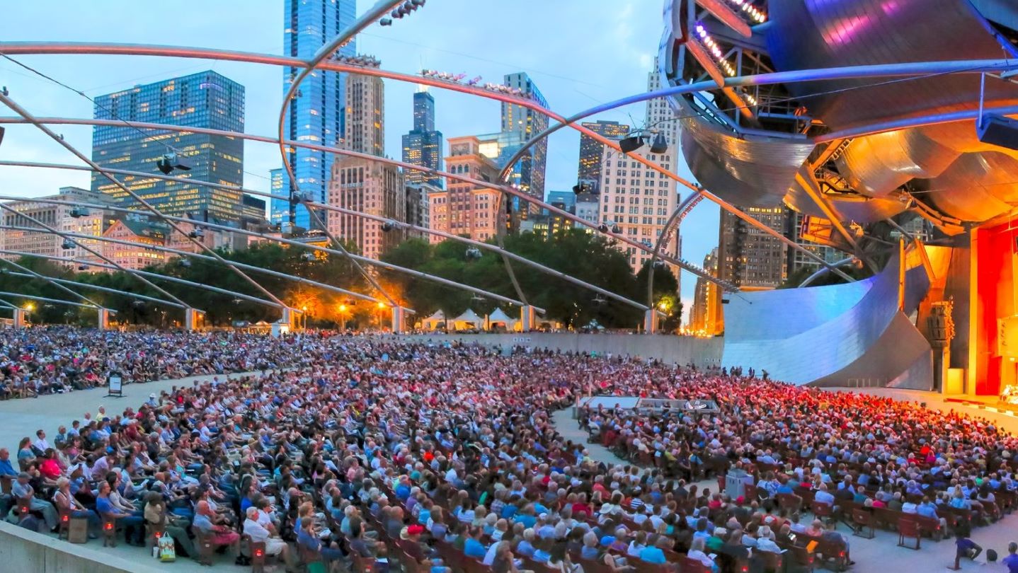 Millennium Park Vibes: Discover Chicago&#8217;s Urban Oasis