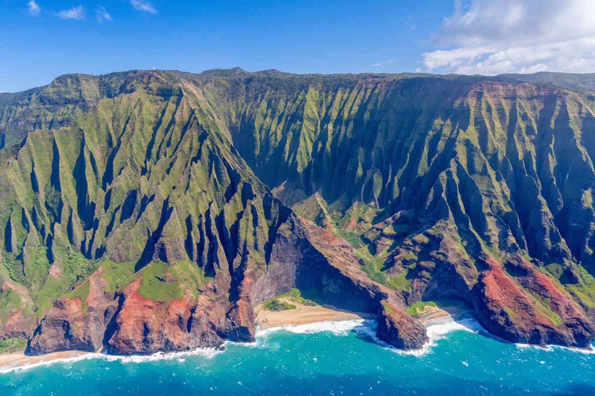 Na Pali Coast: Explore One of Hawaii&#8217;s Most Breathtaking Destinations with The Monroe Hotels