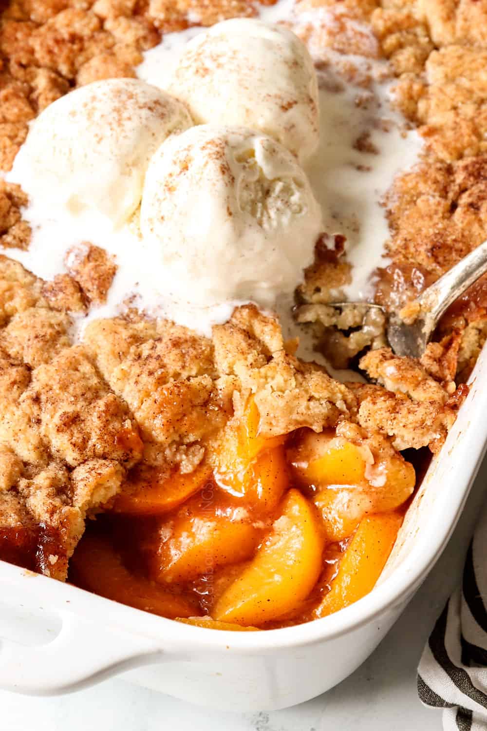 Peach Cobbler: The Sweet Taste of Southern Tradition | The Monroe Hotels Explores