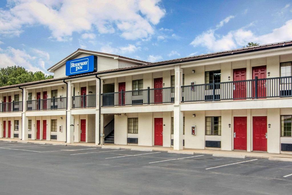 Rodeway Inn: Your Ultimate Comfort Spot Explored by The Monroe Hotels