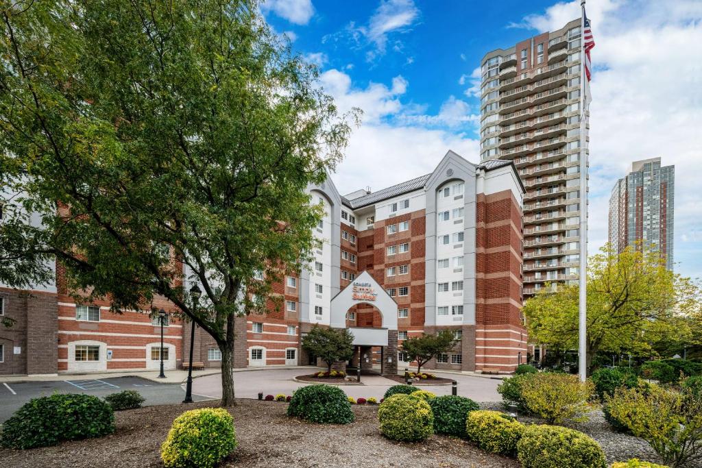 Sonesta Simply Suites Jersey City: The Ultimate Stay for Comfort and Convenience