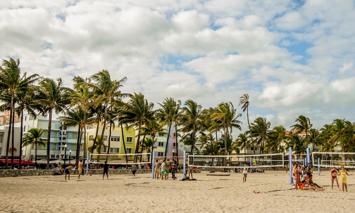 South Beach Uncovered: The Ultimate Guide to Miami’s Iconic Playground