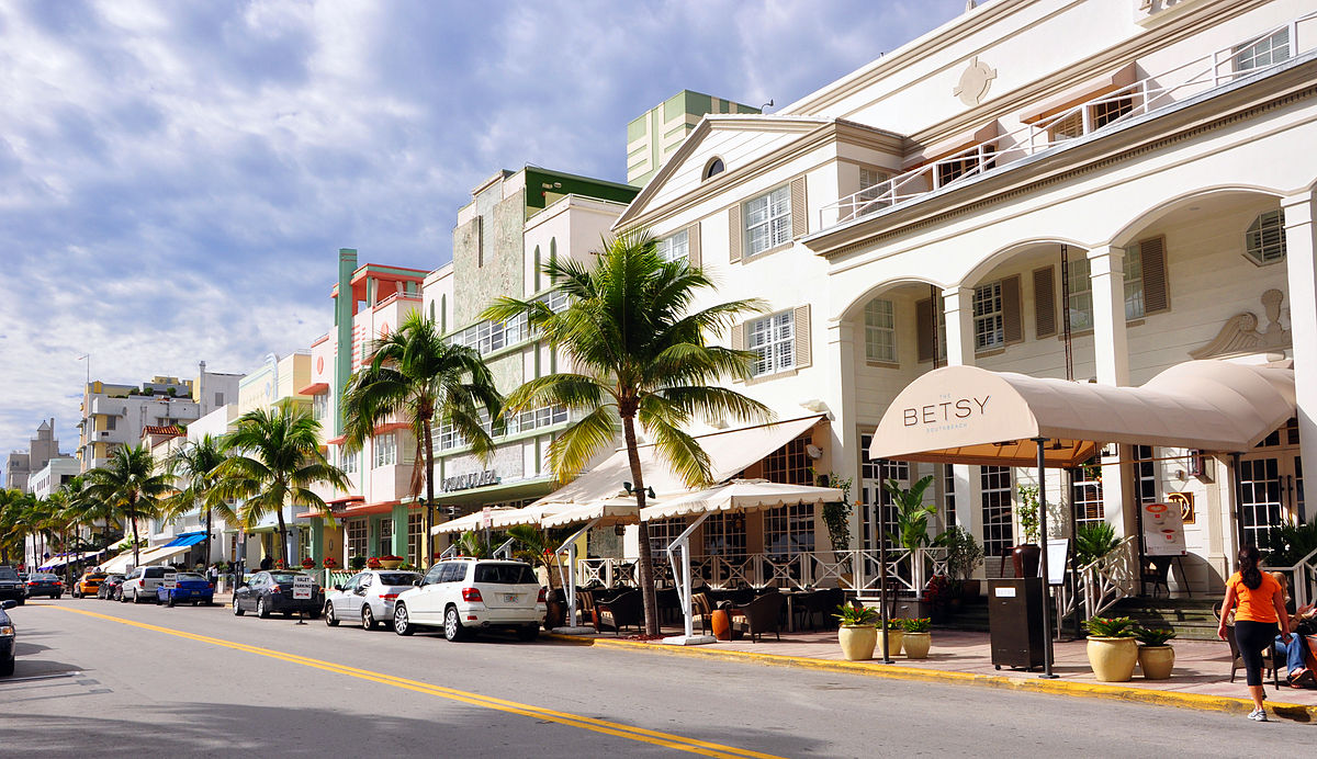 South Beach Uncovered: The Ultimate Guide to Miami’s Iconic Playground