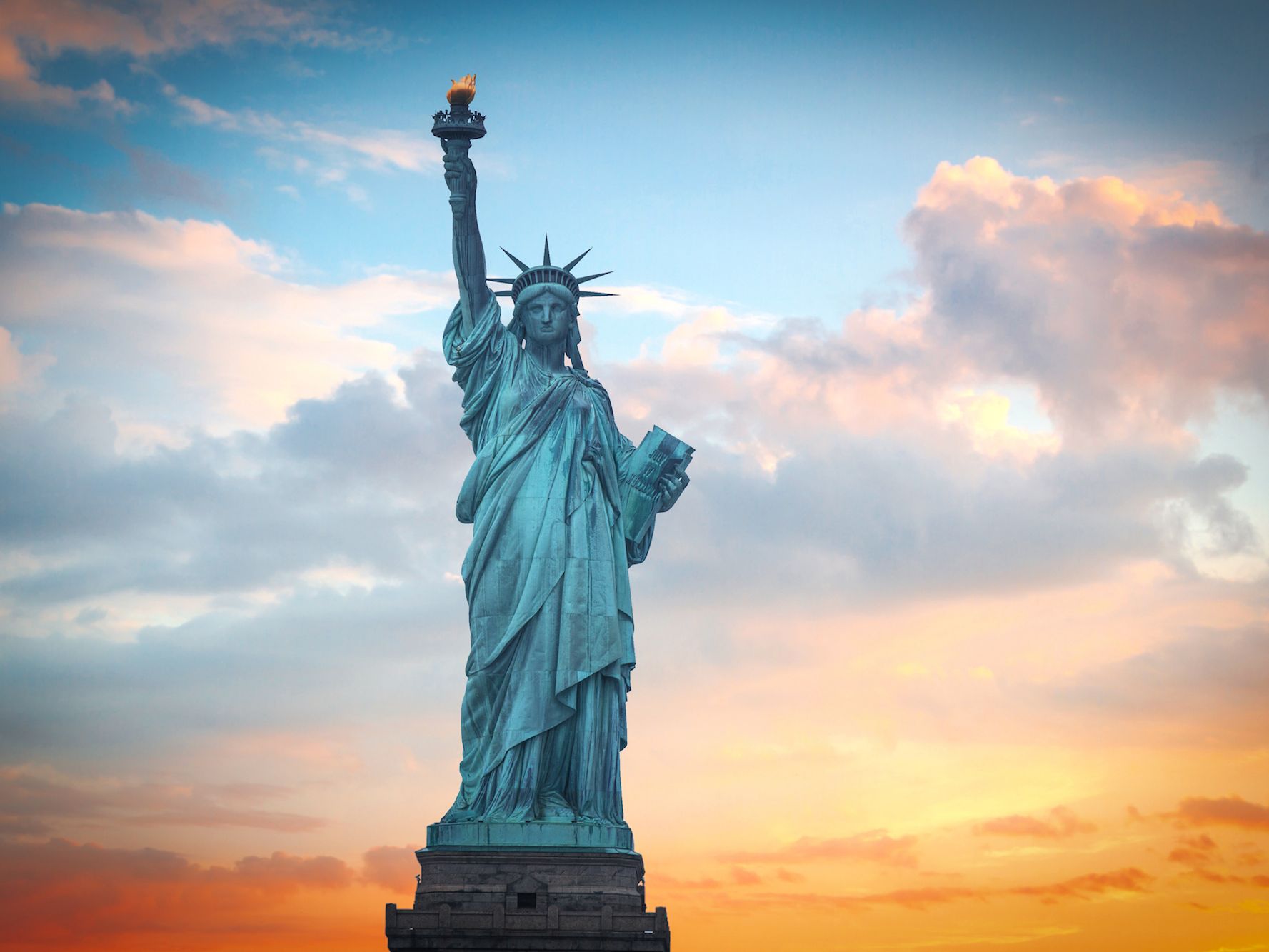 Statue of Liberty Uncovered: Epic Guide to NYC&#8217;s Iconic Landmark