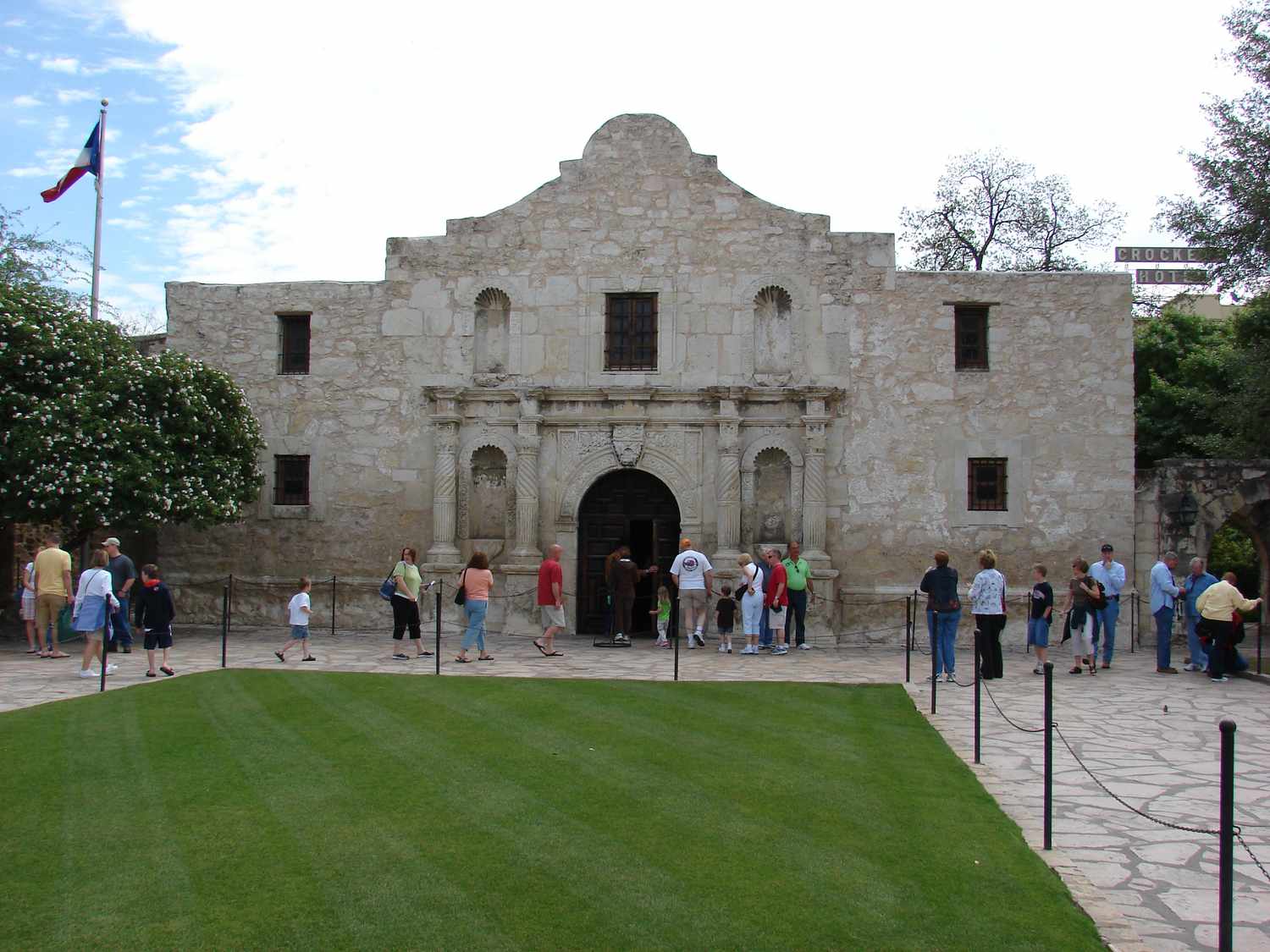 The Alamo: Unveiling the Rich History and Significance of San Antonio’s Iconic Landmark