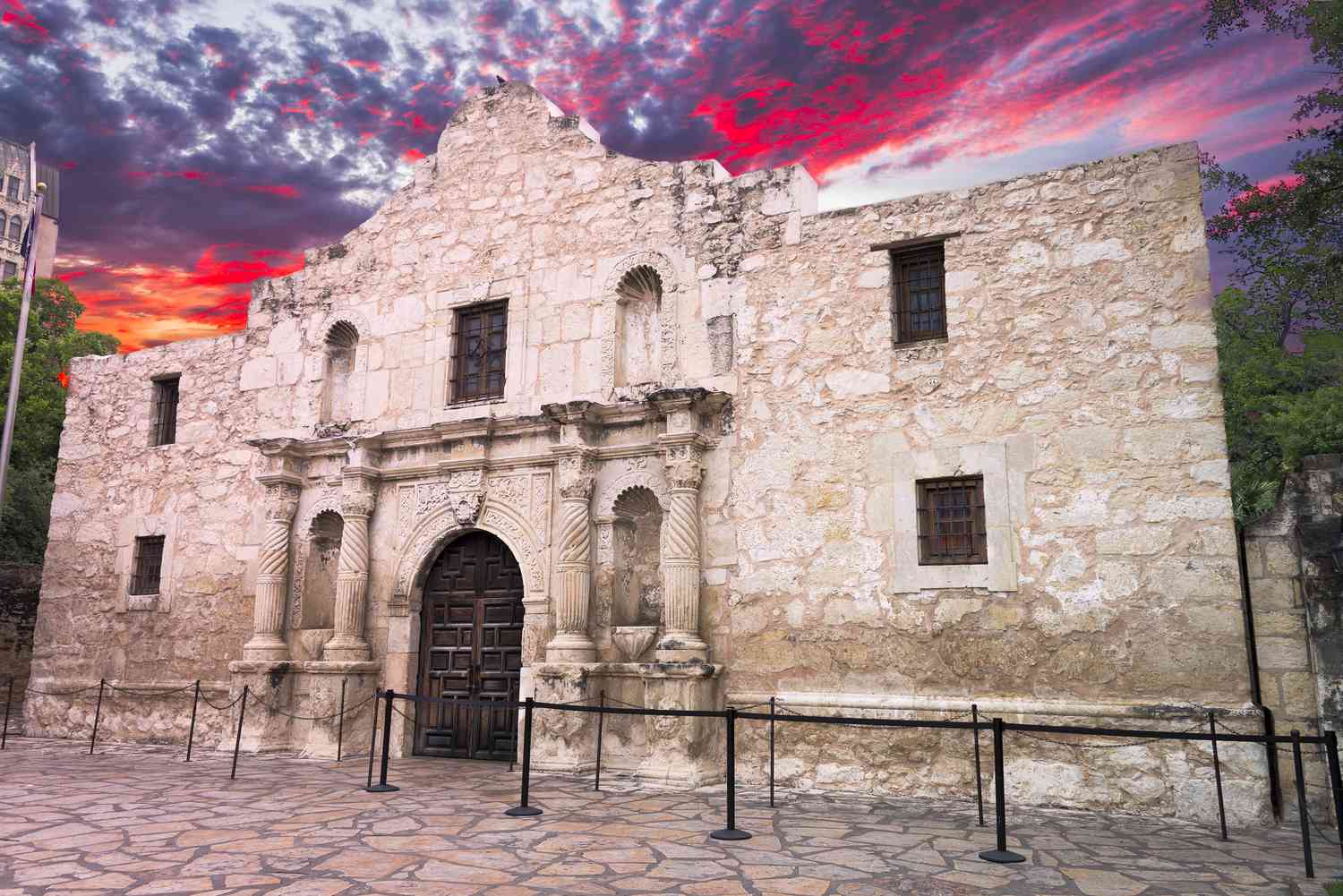 The Alamo: Unveiling the Rich History and Significance of San Antonio’s Iconic Landmark