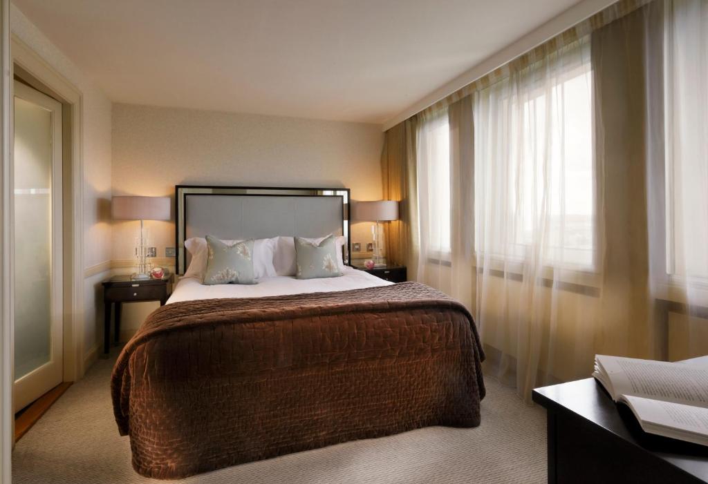 The Bristol Hotel: A Luxurious Stay in the Heart of Bristol