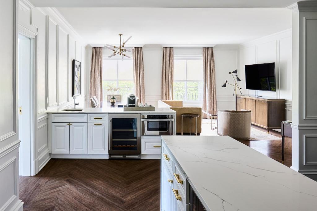 The Chateau Grande Hotel: Your Ultimate Luxury Escape in New Jersey