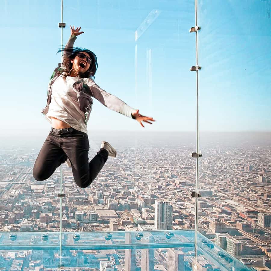 Willis Tower Adventure: The Ultimate Chicago Skyline Experience