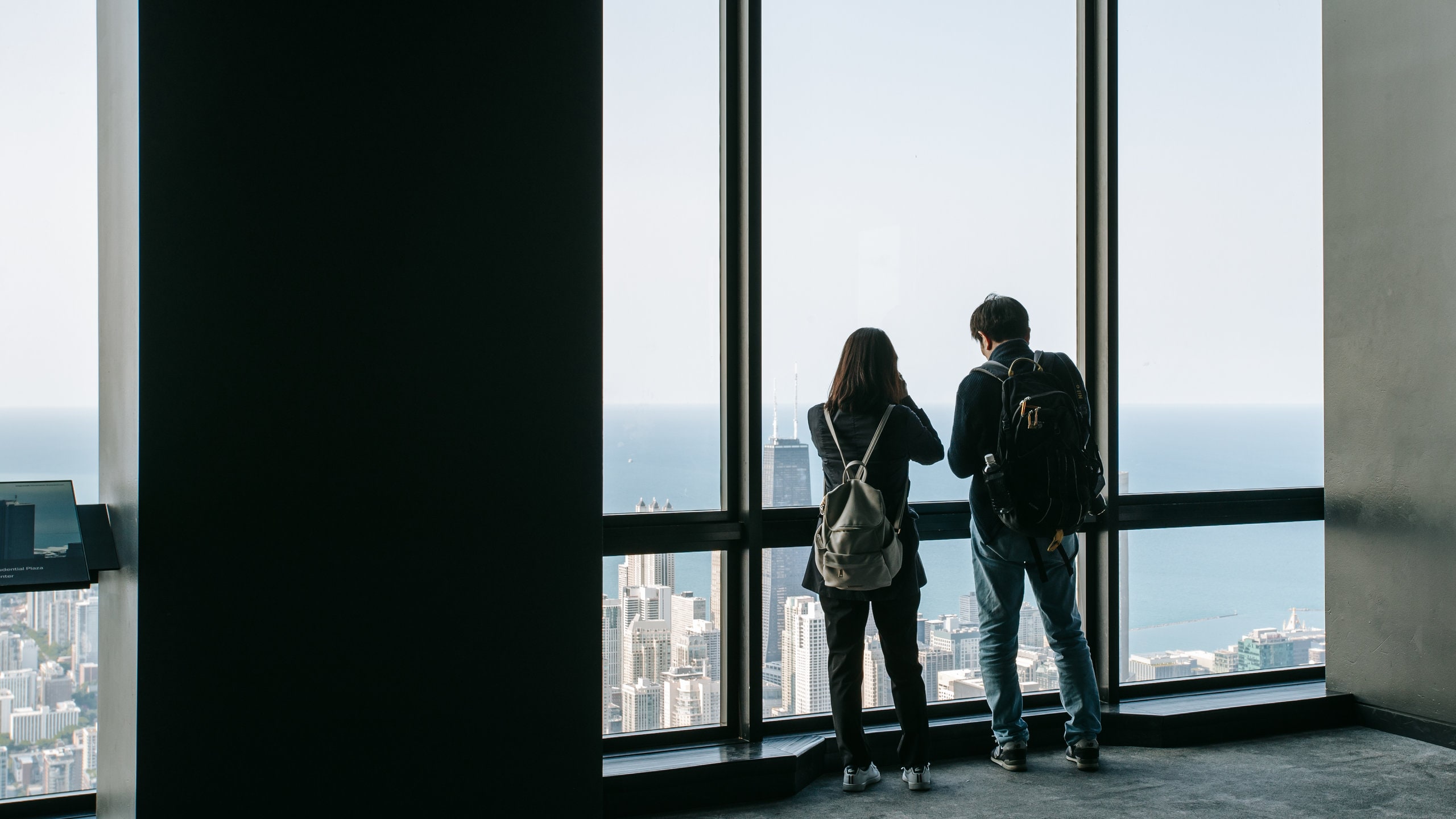Willis Tower Adventure: The Ultimate Chicago Skyline Experience