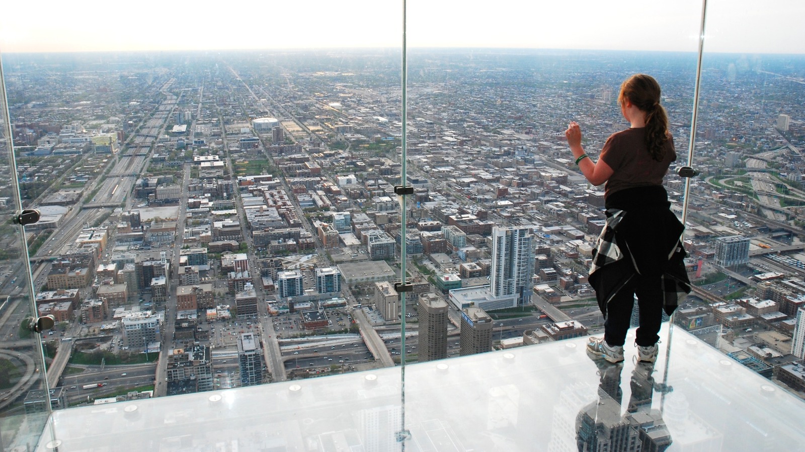 Willis Tower Adventure: The Ultimate Chicago Skyline Experience