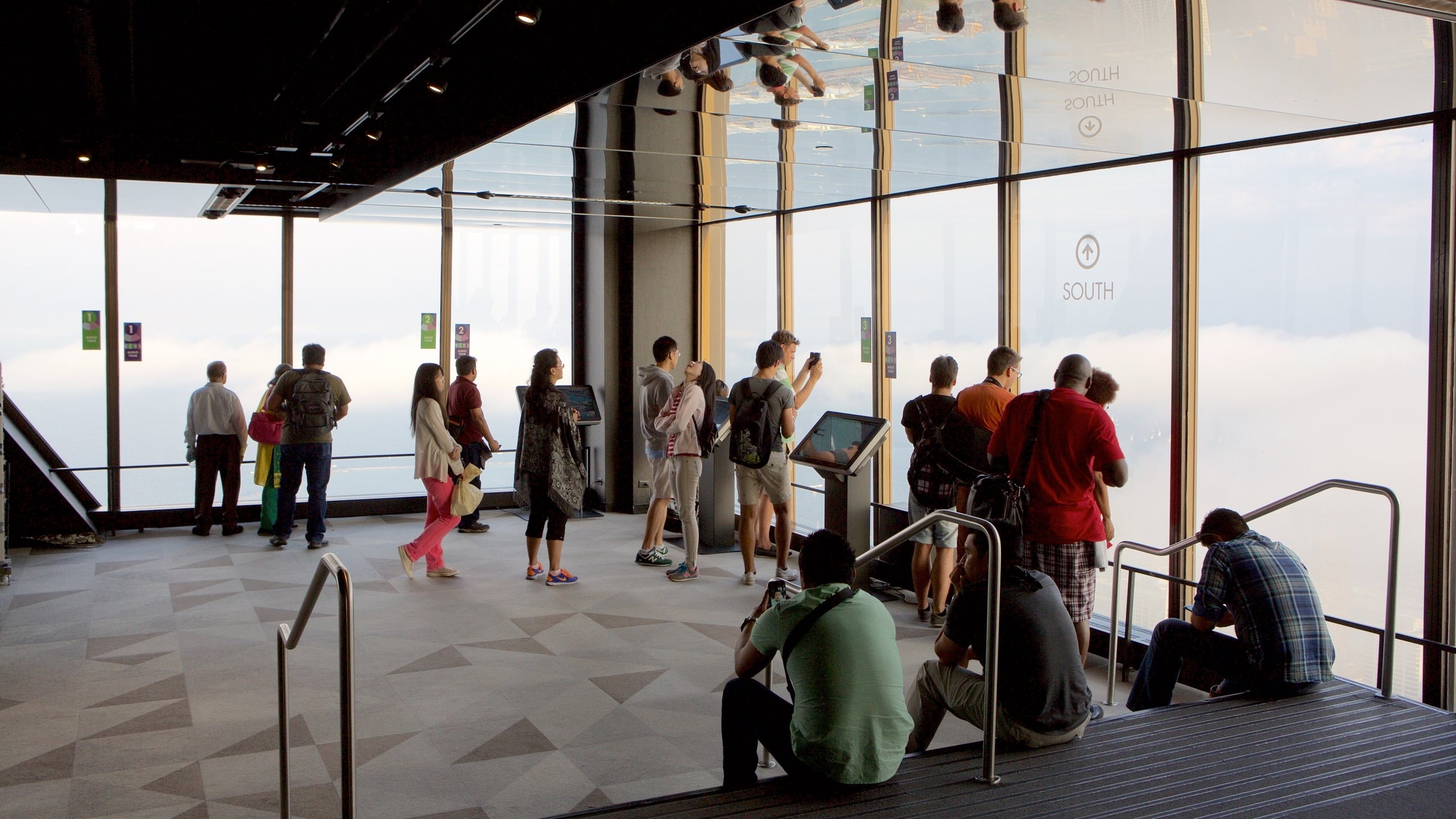 Willis Tower Adventure: The Ultimate Chicago Skyline Experience