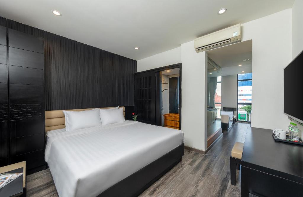 Ocean Star Hotel: Your Premier Gateway to the Charms of Da Nang